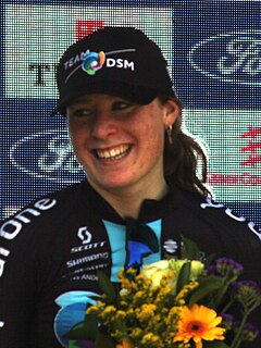 Charlotte Kool RideLondon Classiquen 1. etapin voittajana 2023.