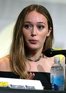 Alycia Debnam-Carey na Comic Conu v San Diegu v roce 2016