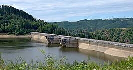 De Barrage de Grandval op het grondgebied van Lavastrie