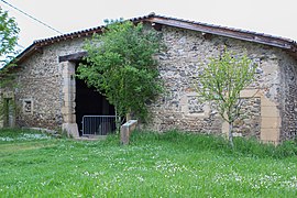 Grange en pierre à Bonnefamile