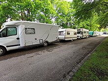 Öffentliche Parkflächen werden in München zunehmend zu privatem Lagerraum.