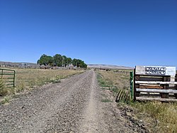 A Crowley Corrals bejárata