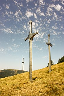 Monument of Didgori Battle, Georgia Didgori Monument (Swords).jpg