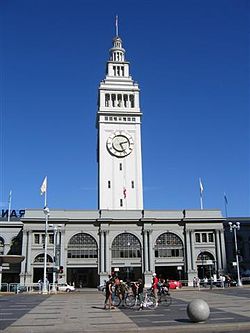 Сграда на Пристанище Сан Франциско (Ferry Building) намираща се на Ембаркадеро в централната част на града