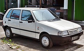 Fiat Uno (front), Jimbaran.jpg