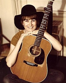 Гэйл Дэвис - Martin Guitar 1977.jpg