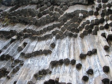 ستونچه‌ها در سمفونی سنگ‌ها
