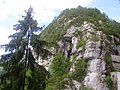 Une des multiples grottes de St-Christophe la Grotte.