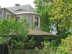 Apse-end w/ wrap-around porch