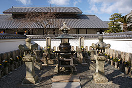 Gedenksteine für die 47 Samurai