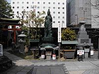 大阪市北区に鎮座している太融寺の観音菩薩銅像