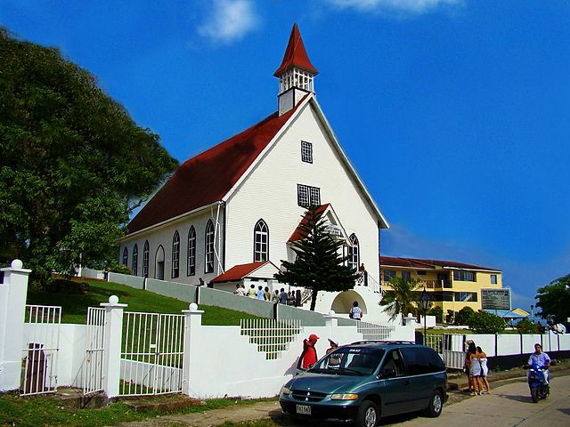 File:La_iglesia_de_San_Luis_en_las_islas_de_San_Andres_Colombia_retouched.jpg