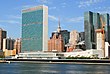 Штаб-квартира ООН у Нью-Йорку, вигляд з Іст-Рівер (2008)