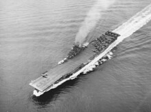 USS Essex (CV-9) underway at sea on 20 May 1945.jpg