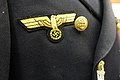 将校勤務服の右胸鷲章