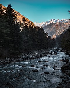 Parvati valo ĉe Kasol