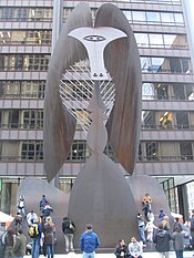 August 15, 1967: Chicago's Picasso statue unveiled 20071027 Chicago Picasso with kids.JPG