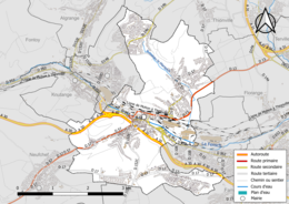 Carte en couleur présentant le réseau hydrographique de la commune