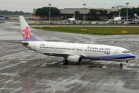 Le Boeing 737-800 impliqué dans l'accident, immatriculé B-18616, photographié en avril 2006.