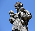 Braga-Bom Jesus do Monte-56-doppellaeufige Barocktreppe-Heilige mit Kindern-2011-gje.jpg