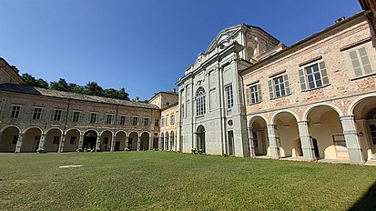 U castellu de Cazottu, vista du curtile da sutta i porteghi