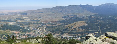 Cara sureste de la zona occidental del cordal montañoso, conocida como Sierra del Quintanar.