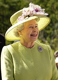 200px-Elizabeth_II_greets_NASA_GSFC_empl