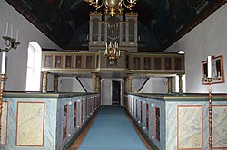 Kyrkosalen med orgeln.