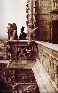 Foto Henri Le Secq di sebelah Le Stryge yang diambil oleh Charles Nègre tahun 1853