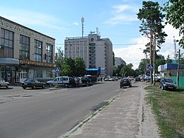 Irpinin keskustaa. Irpin on Kiovan luoteinen esikaupunki.