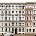 Mietshaus in geschlossener Bebauung (bauliche Einheit mit Nr. 5)