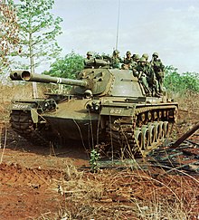 NARA 111-CCV-372-CC33992 25-я пехотная дивизия M48A3 Patton движется через территорию Вьетконга Операция Lincoln 1966.jpg