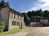 Place et mairie de Rouelles