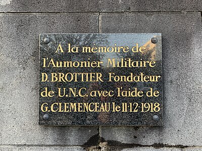 À la mémoire de Daniel Brottier.