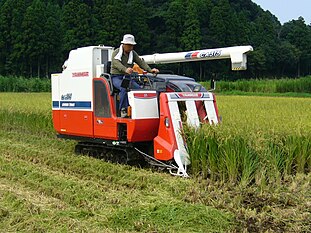 Rice-combine-harvester, Katori-city, Japan.jpg