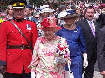 English: Queen Elizabeth II at Queen's Park