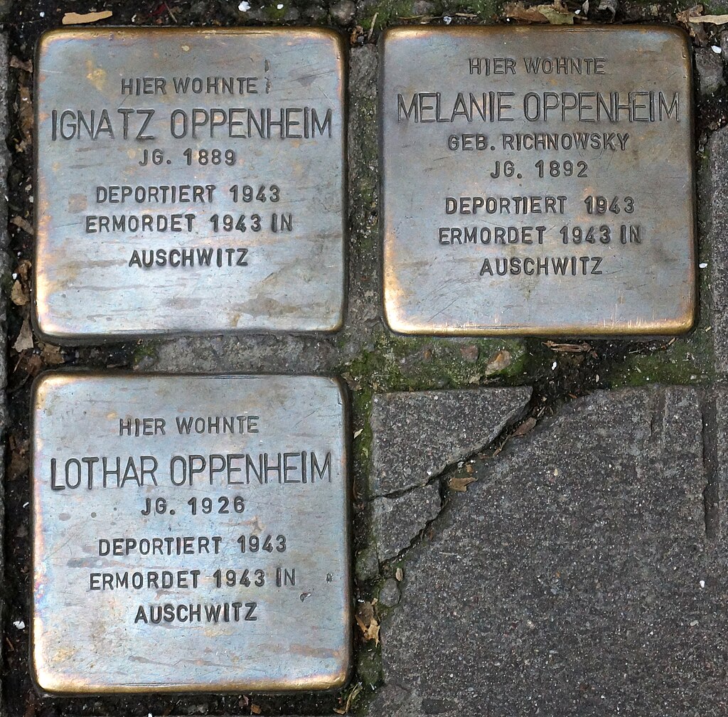 Stolpersteine - Stuttgart - Eberhardstraße 2 - Ignatz, Melanie, Lothar Oppenheim.JPG