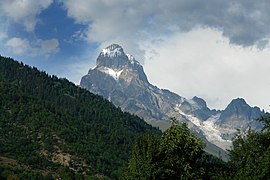 Ushba, una montaña caucásica de Georgia