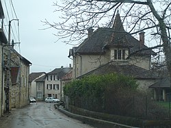 Skyline of Vénérieu