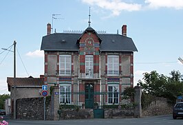 Villa in Saint-Pierre-Montlimart