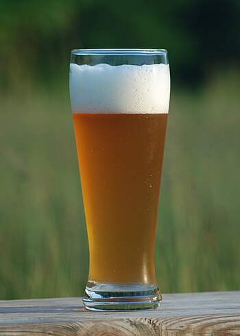 English: wheat beer Deutsch: Weizenbier