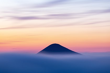 Hoverla (2 061 m), a montanha mais alta da Ucrânia, no Parque nacional natural dos Cárpatos (definição 5 519 × 3 679)