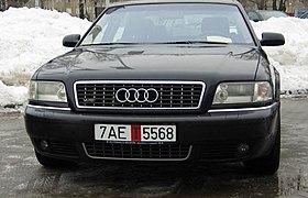 Audi A8 6.0 W12 (2001–2002).