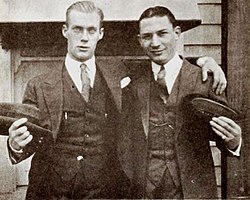 Бенни Леонард (справа) и Эл Сент-Джон, 1920 год