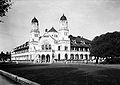 Het hoofdkantoor van de Nederlandsch-Indische Spoorweg Maatschappij (NIS) in Semarang uit 1907, door J.F. Klinkhamer en B.J. Ouëndag.