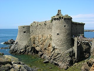 Замок на острове Йе