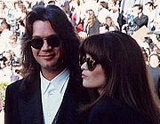 Eddie Van Halen and Valerie Bertinelli on the red carpet at the Emmy Awards 1993.