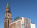 Groningen, Hooghoudt (Brennerei) neben dem Martini Tower