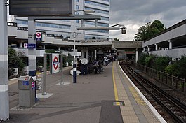 Gunnersbury station MMB 03.jpg