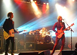 Kasabian Pariisissa vuonna 2007.